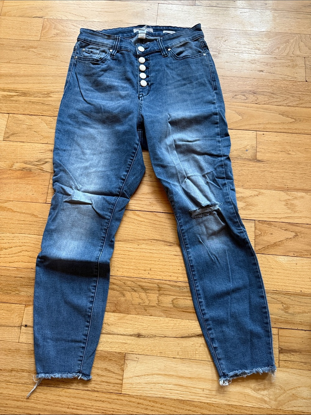 Button-Fly Dark Blue Skinny Jeans with Distressed Knees